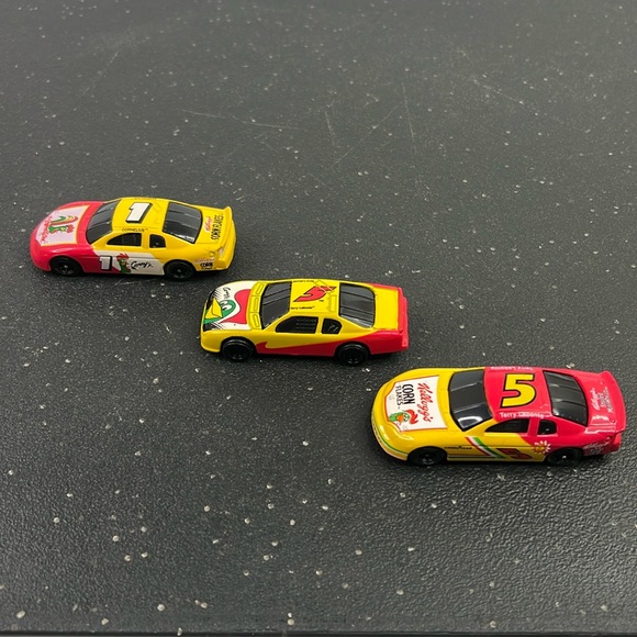 Free Gift 3 NASCAR Hot Wheels Die-Cast Kellogg Corn Flakes Race Cars Vintage - Picture 7 of 12